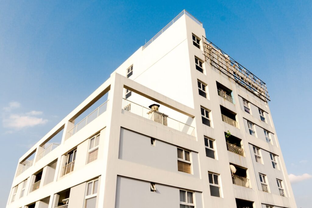 découvrez nos conseils et astuces pour investir dans des biens immobiliers locatifs. maximisez vos revenus grâce à des stratégies efficaces et apprenez à gérer vos propriétés avec succès.