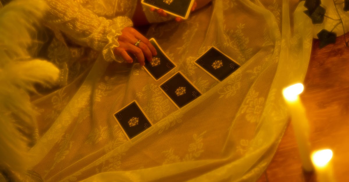 You are currently viewing Peut-on tirer les cartes pour un proche sans qu’il le sache ?