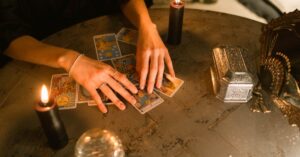 Lire la suite à propos de l’article Voyance low-cost : à éviter ou bon plan ?