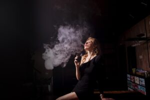 Lire la suite à propos de l’article Quels sont les dangers du vapotage chez les ados ?